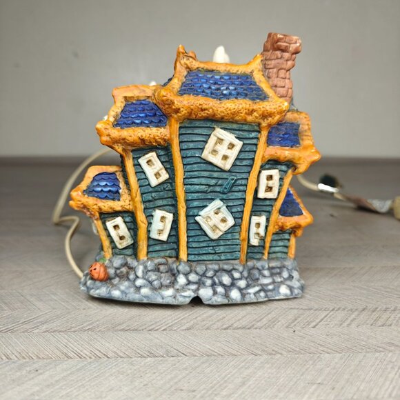 Vintage Haunted Cinema Halloween Spooky Ceramic Light Up House - Picture 4 of 8